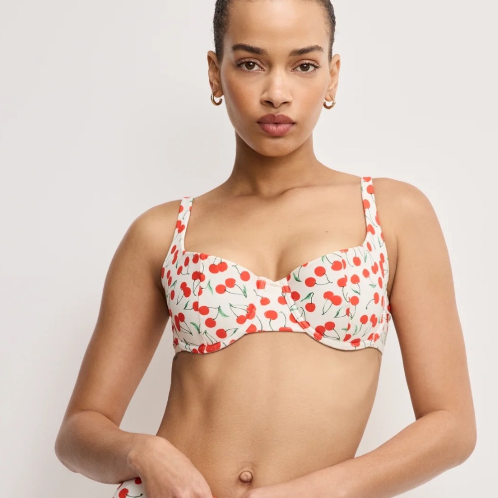 Good American Snow Cherries BALCONETTE BIKINI TOP size medium